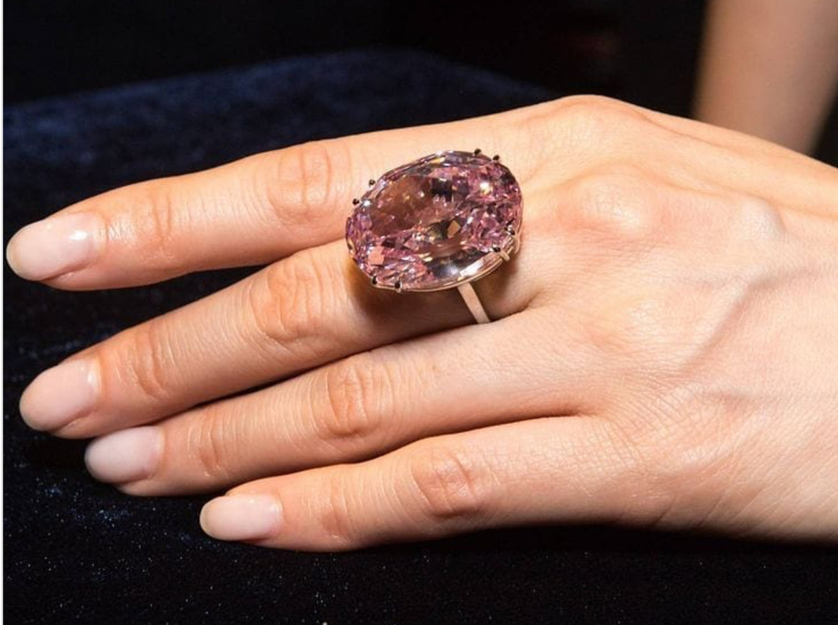 Las Joyas de Oro Más Excéntricas del Mundo: Un Vistazo a la Opulencia en Joyería