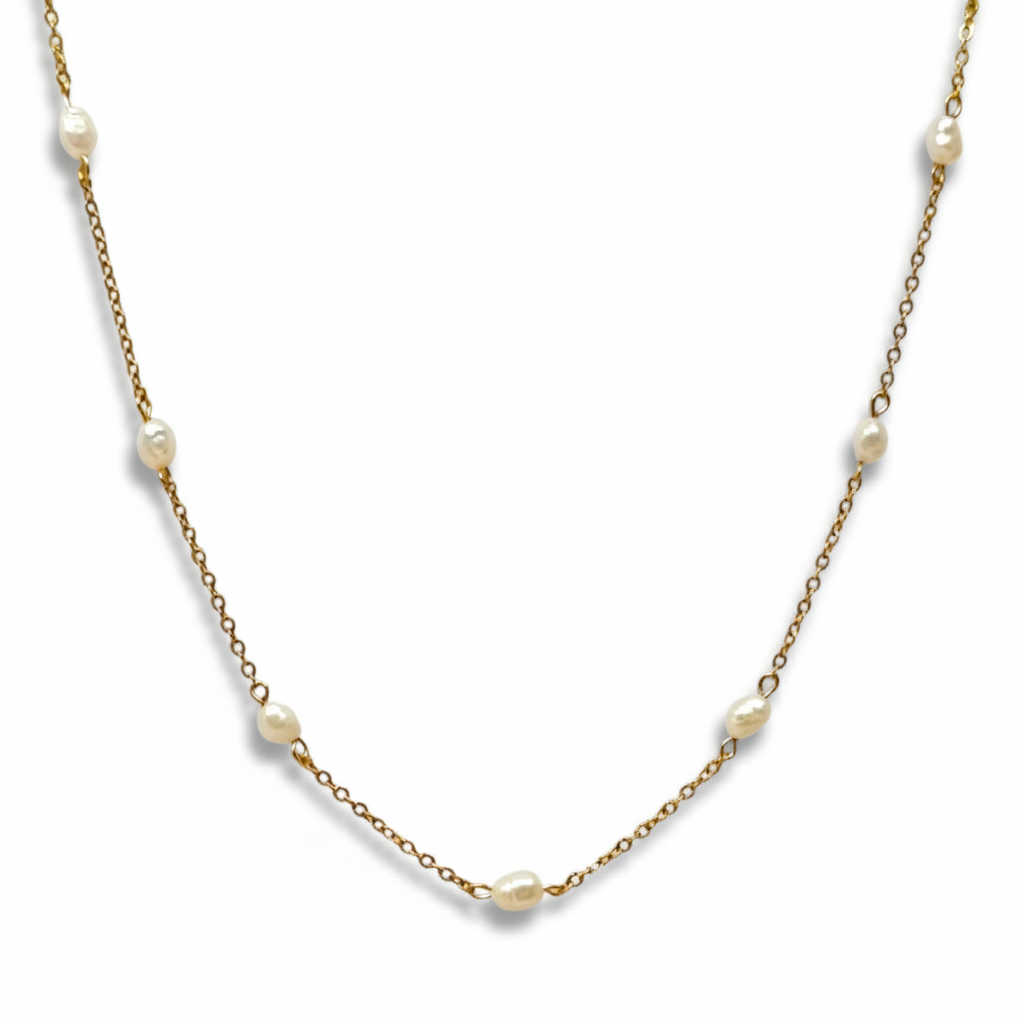 collar de perlas y acero inoxidable